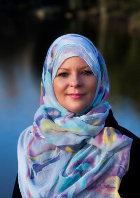 Finding Peace in the Holy Land A British Muslim Memoir