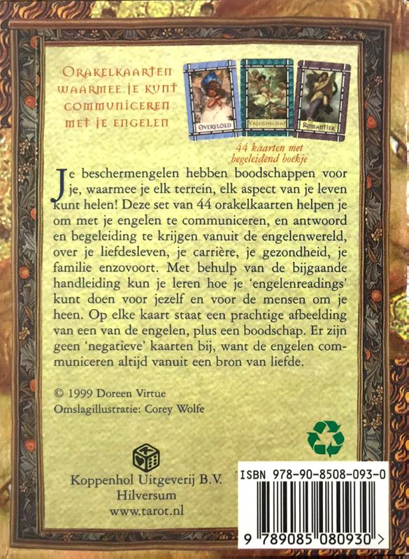 Helen met de Engelen orakelkaarten waarmee je kunt communiceren met je engelen